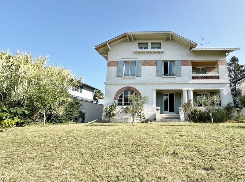 Maison bourgeoise - 273 m² - 7 pièces