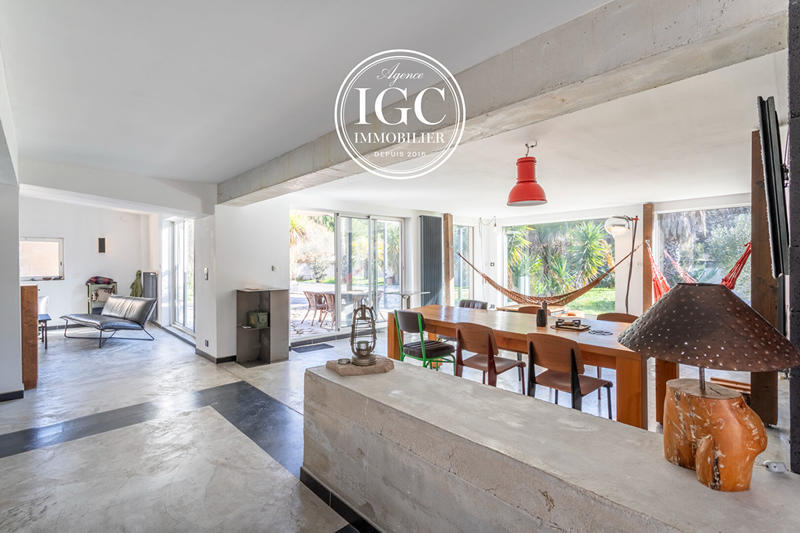 Villa - 240 m² - 5 pièces