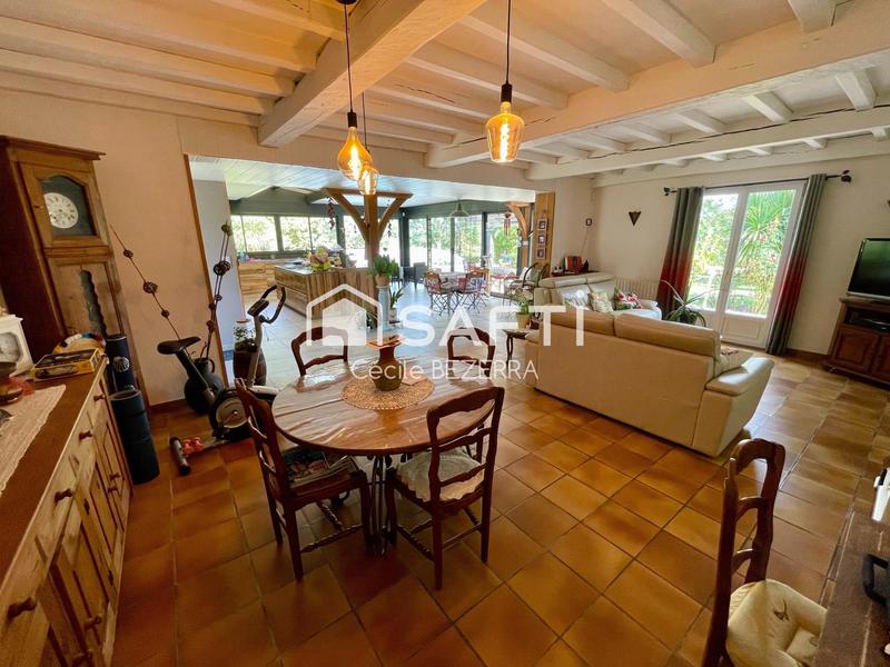 Maison - 239 m² - 7 pièces