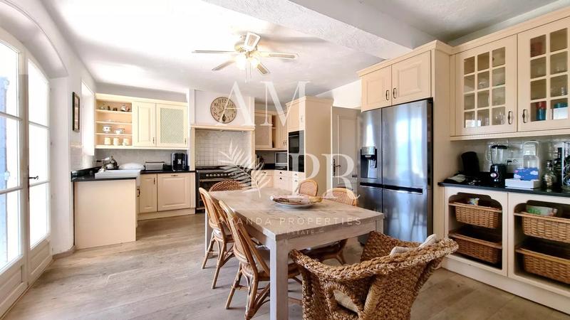 Villa - 410 m² - 8 pièces