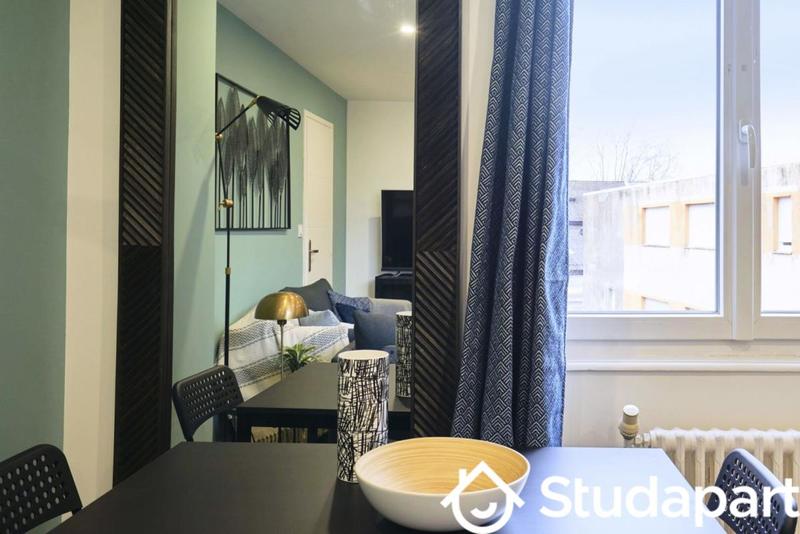 Chambre - 10 m² - 1 pièce