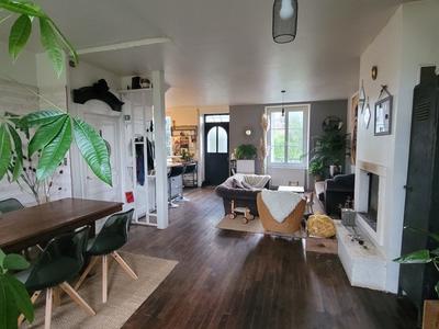 Maison - 90 m² - 4 pièces