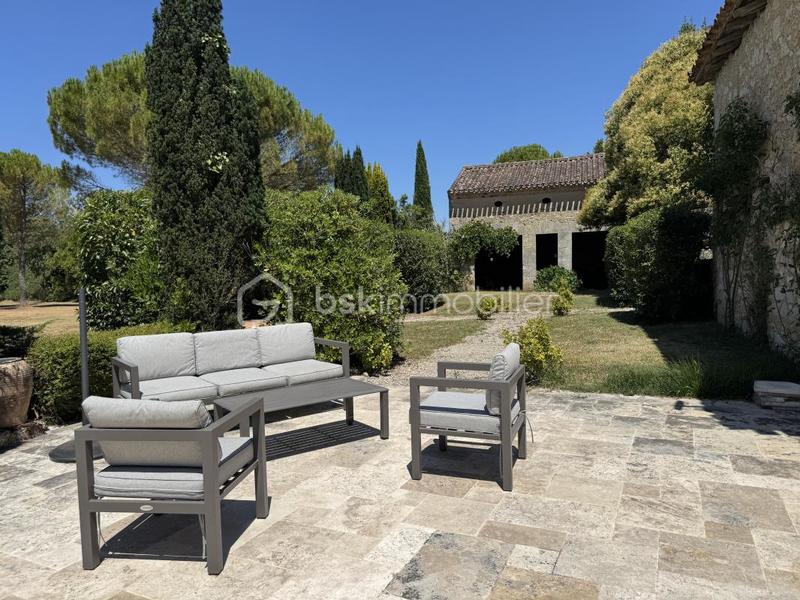 Château - 575 m² - 13 pièces