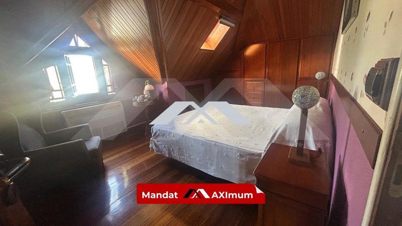 Maison - 250 m² - 7 pièces