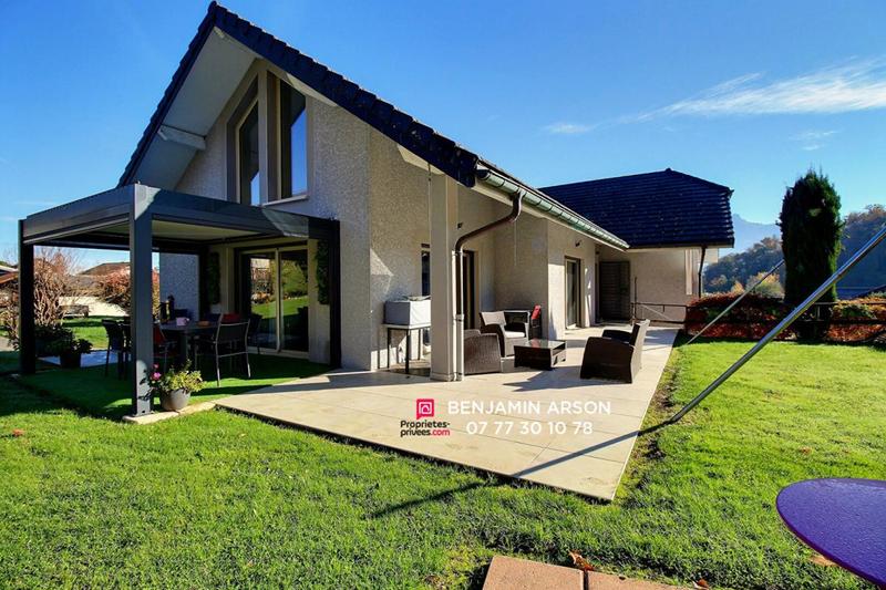 Maison - 177 m² - 8 pièces