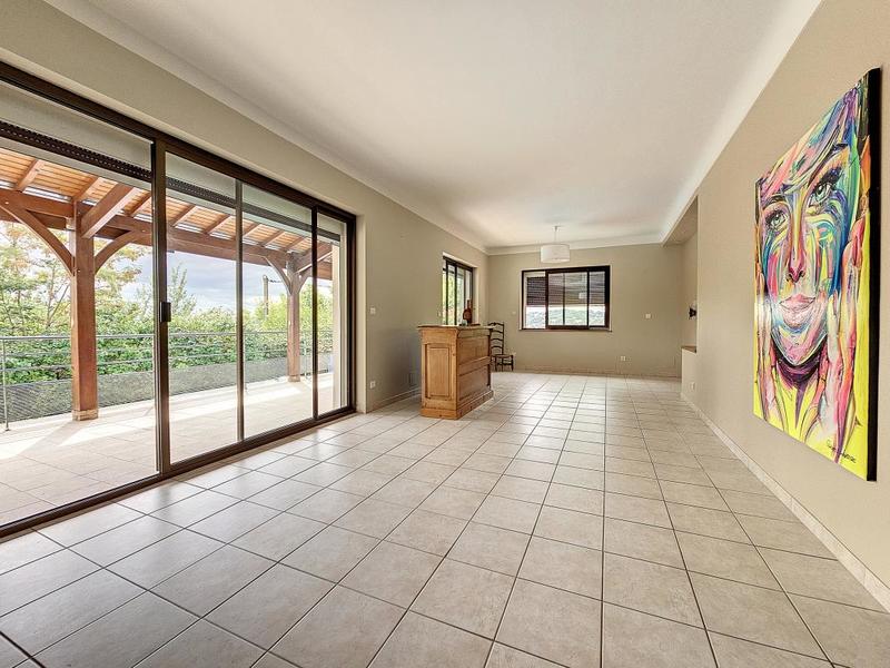 Maison - 160 m² - 5 pièces