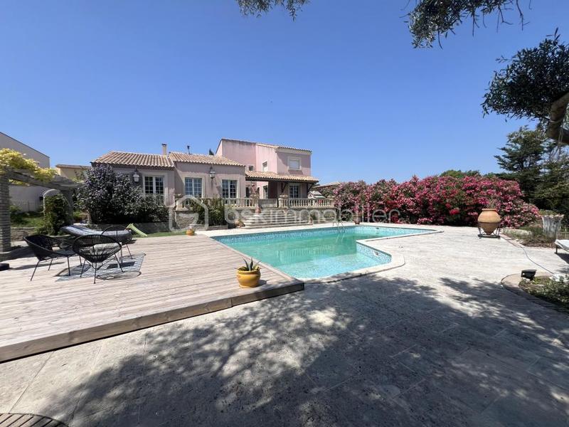 Maison - 280 m² - 7 pièces