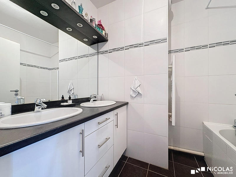 Appartement - 70 m² - 3 pièces