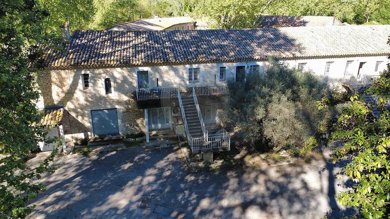 Bureau - 3 600 m² - 45 pièces