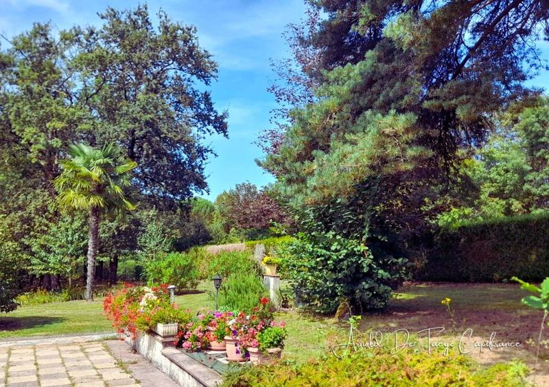 Maison - 262 m² - 10 pièces