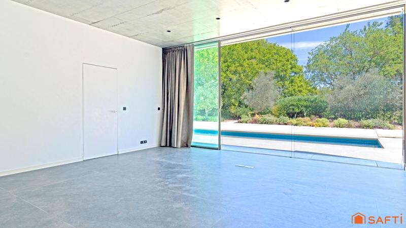 Maison - 250 m² - 5 pièces