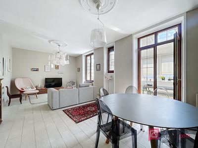 Maison - 165 m² - 8 pièces