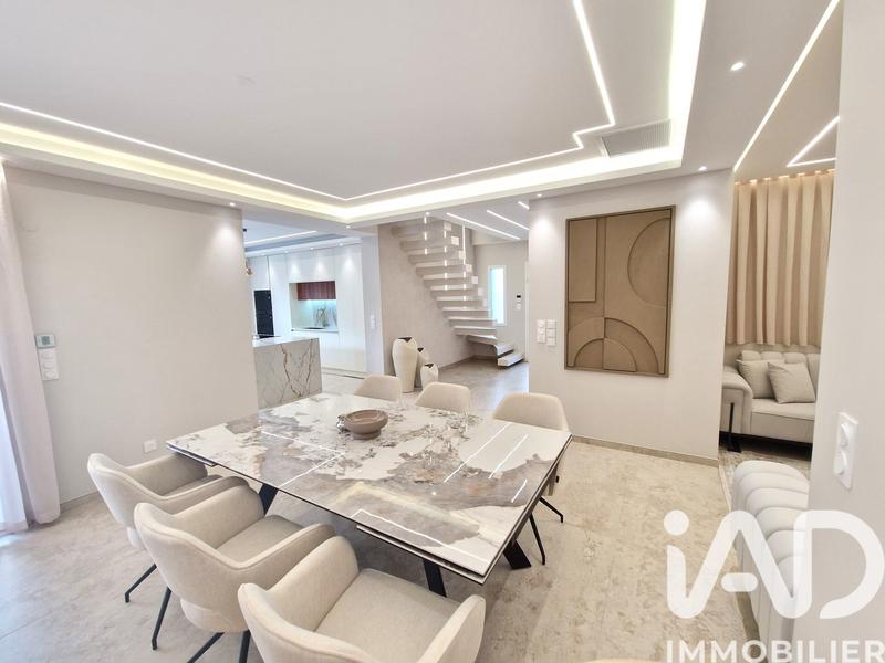 Maison - 153 m² - 7 pièces