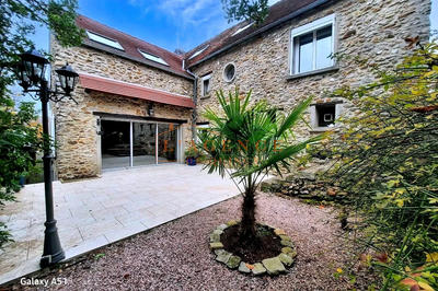 Maison - 275 m² - 7 pièces