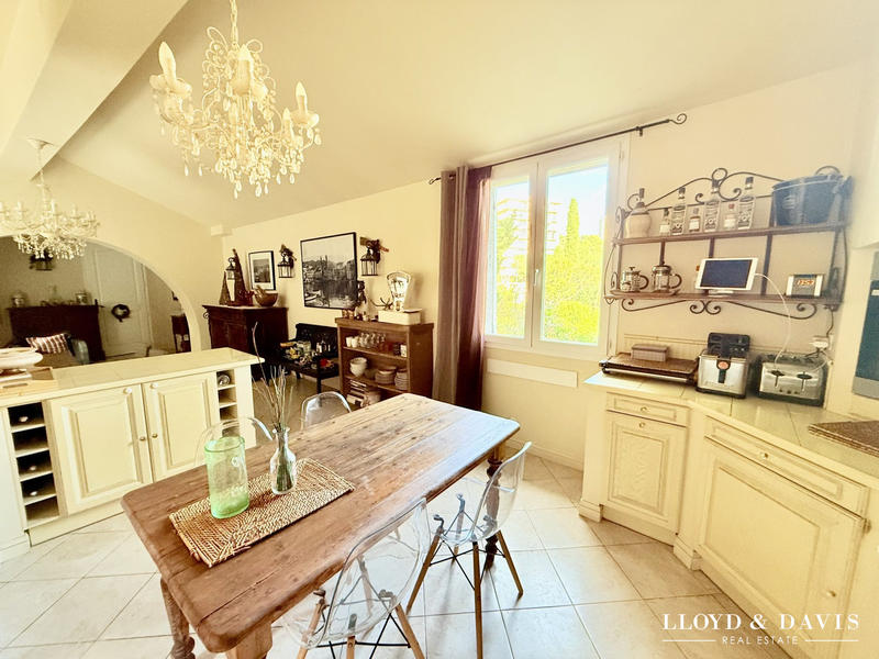 Maison - 168 m² - 7 pièces