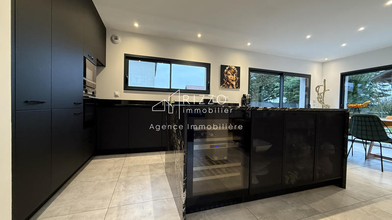 Maison - 138 m² - 5 pièces