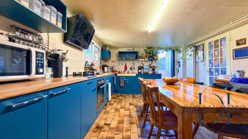 Maison - 263 m² - 7 pièces