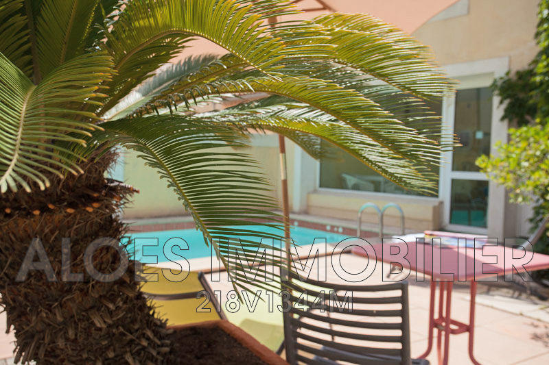 Maison - 742 m² - 16 pièces