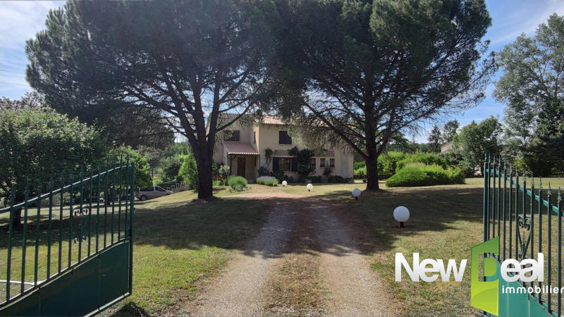 Maison - 217 m² - 6 pièces