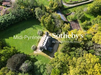 Château - 515 m² - 18 pièces