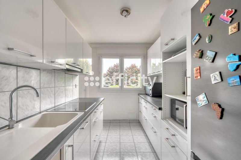 Appartement - 90 m² - 5 pièces