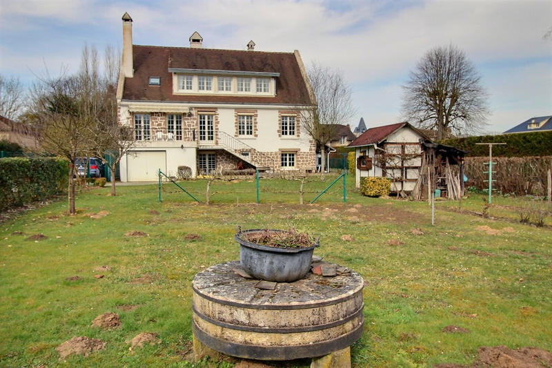 Maison - 230 m² - 8 pièces