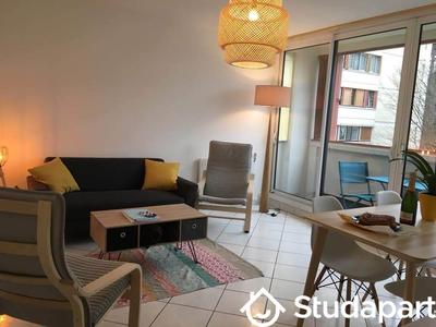 Chambre - 11 m² - 1 pièce