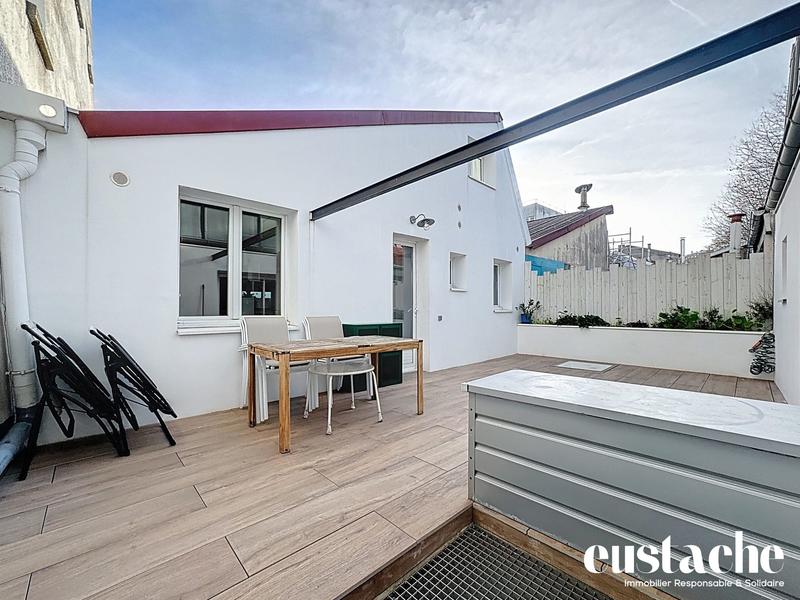 Appartement - 166 m² - 6 pièces