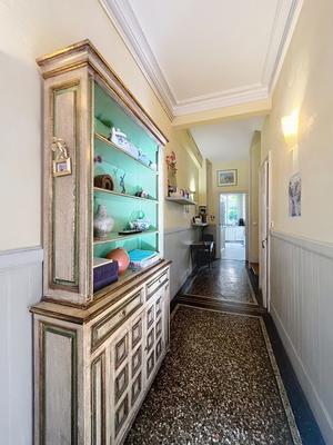 Maison - 216 m² - 9 pièces