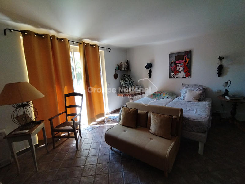 Maison - 480 m² - 20 pièces