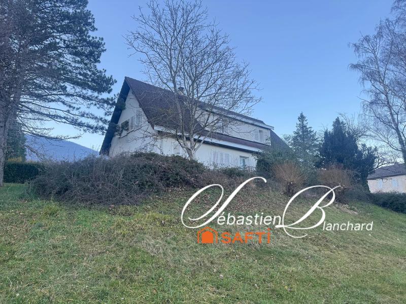 Villa - 226 m² - 8 pièces