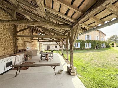 Demeure - 260 m² - 7 pièces