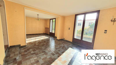 Maison traditionnelle - 180 m² - 7 pièces