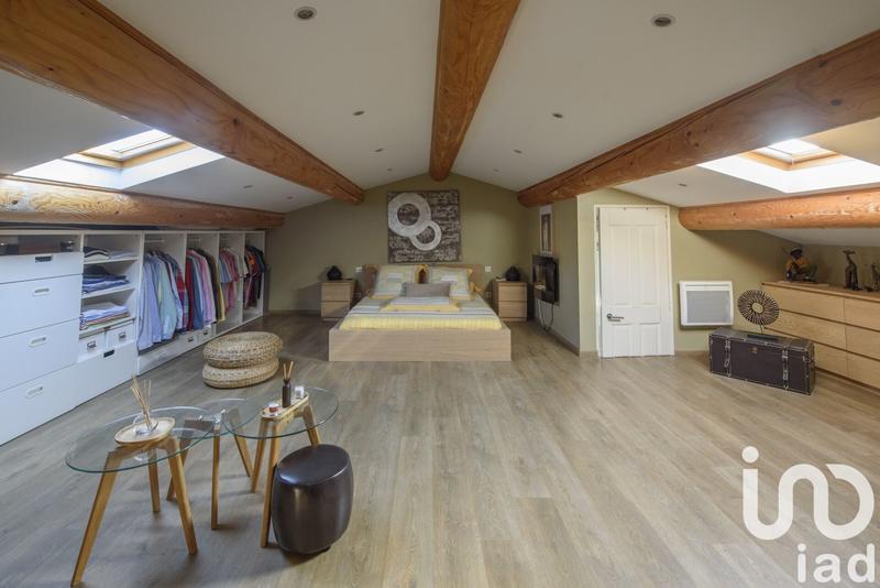 Maison - 226 m² - 8 pièces