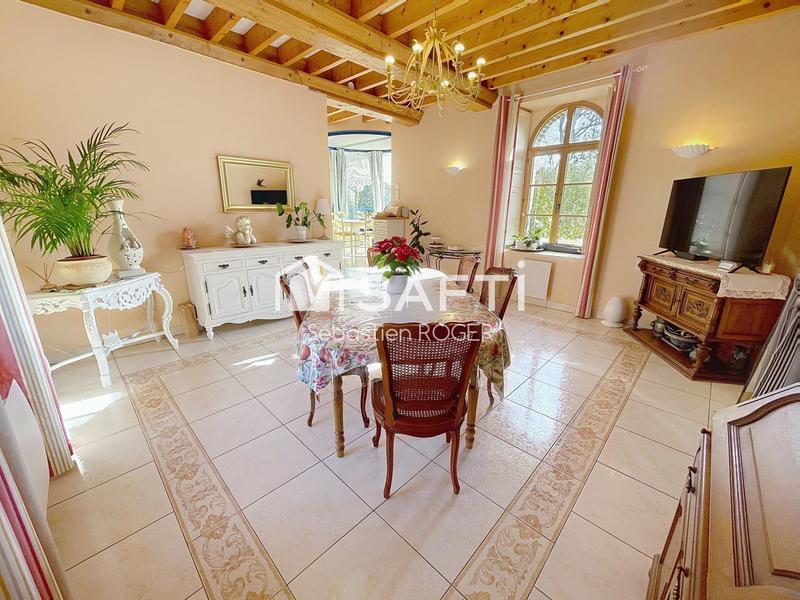 Propriété - 297 m² - 8 pièces