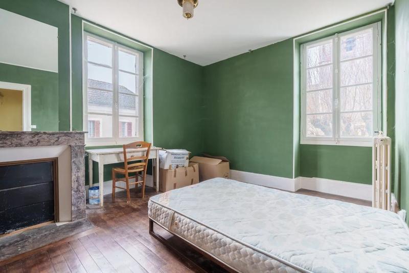 Maison - 240 m² - 10 pièces