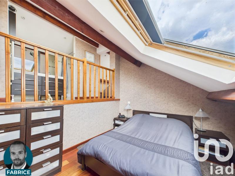 Maison - 216 m² - 8 pièces