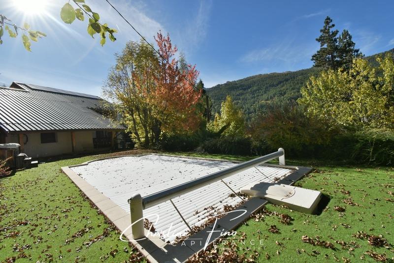 Maison - 251 m² - 10 pièces