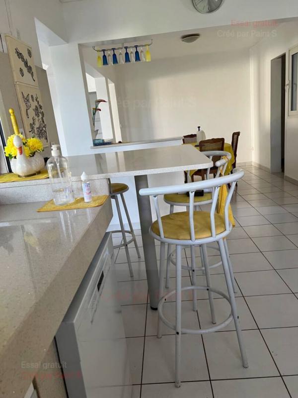 Maison - 1 000 m² - 9 pièces