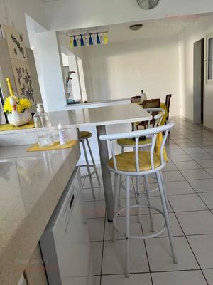 Maison - 1 000 m² - 9 pièces