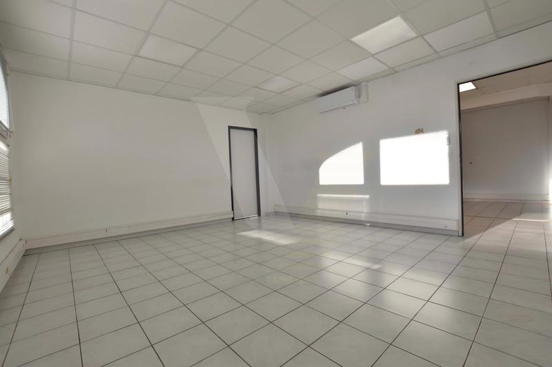 Local commercial - 282 m²