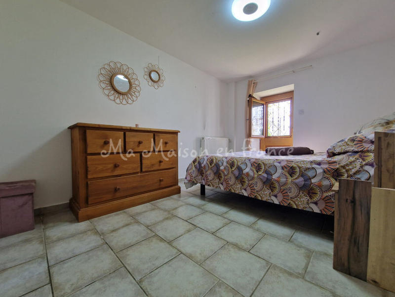 Maison - 213 m² - 8 pièces