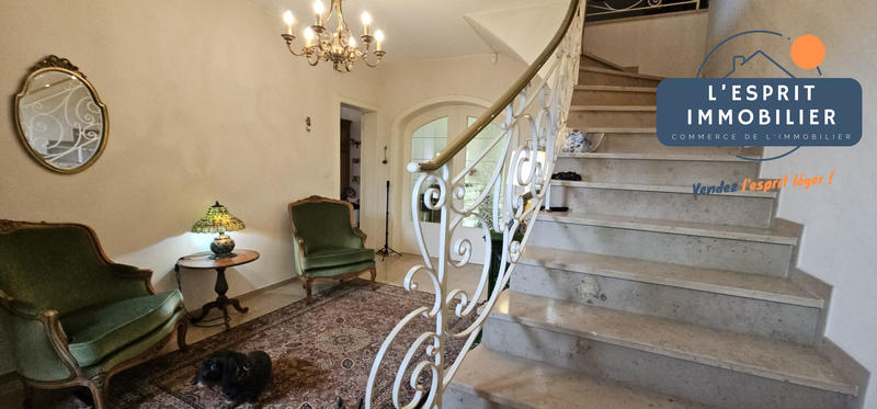 Maison - 223 m² - 7 pièces