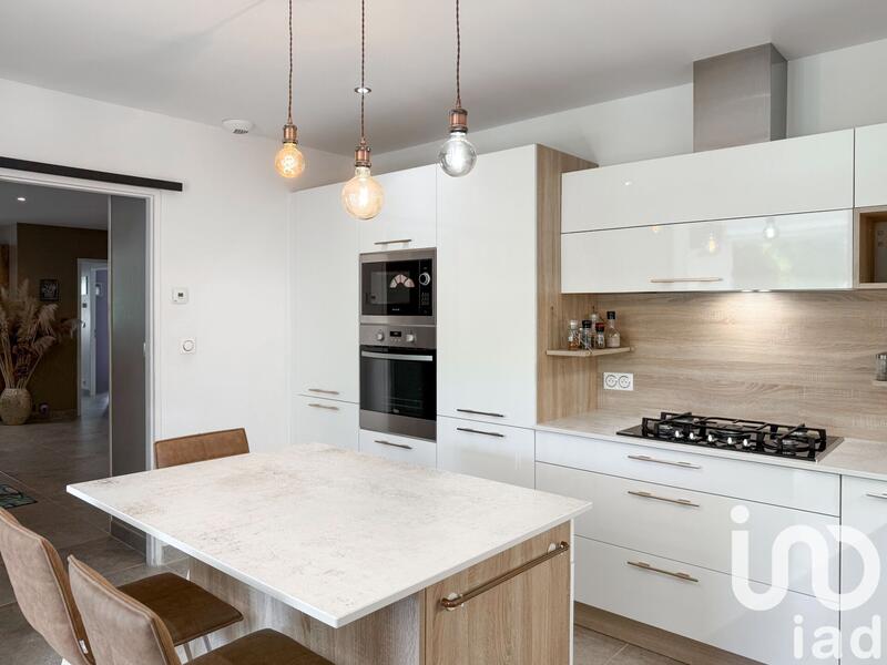 Maison - 297 m² - 10 pièces