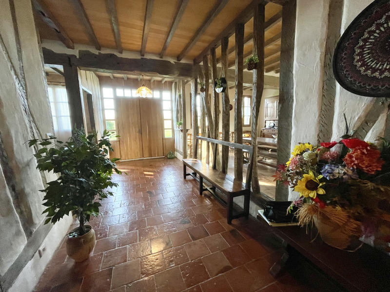 Maison - 278 m² - 9 pièces