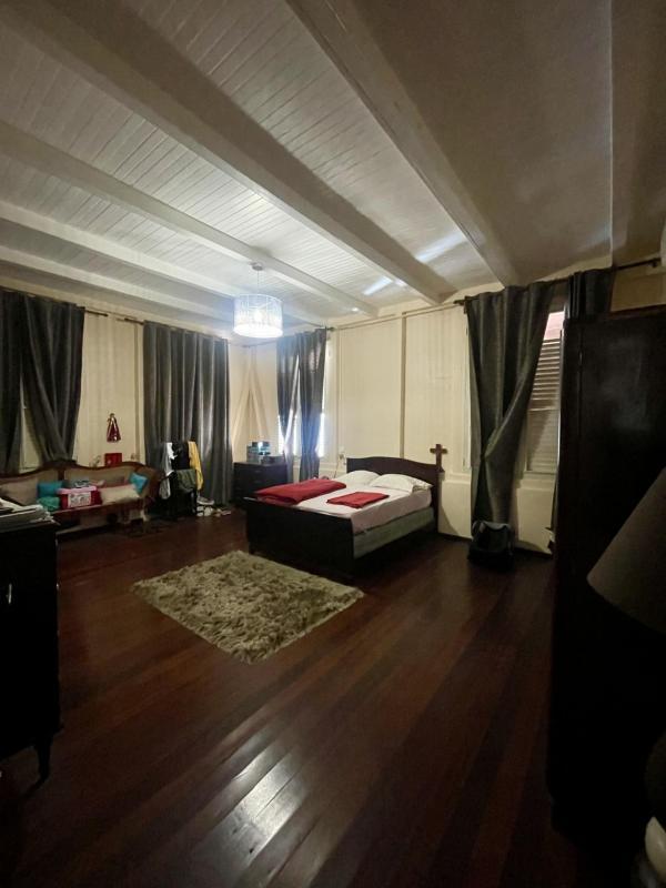 Propriété - 6 213 m² - 4 pièces