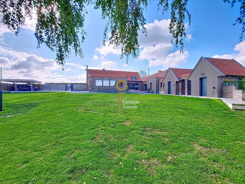 Maison - 255 m² - 7 pièces