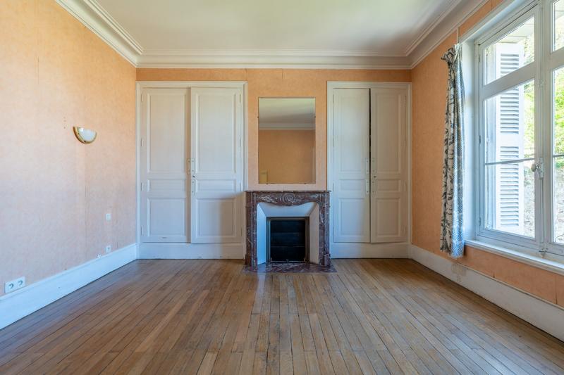 Maison - 210 m² - 8 pièces