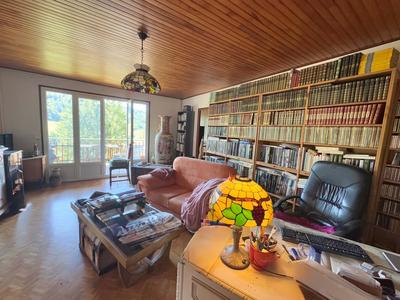 Appartement - 134 m² - 6 pièces