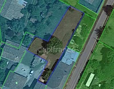 Terrain constructible - 679 m²